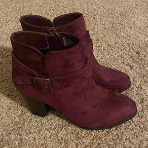 NWOT Charlotte Russe Burgundy Heel Booties Size 8